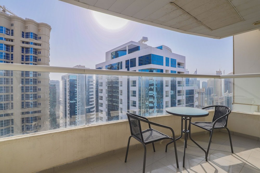 Дубай: OYO Home 300 2BHK Al Waleed Paradise JLT