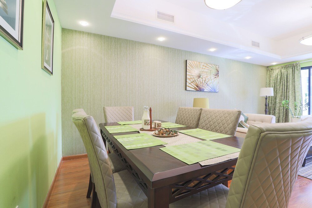 Дубай: OYO Home 300 2BHK Al Waleed Paradise JLT
