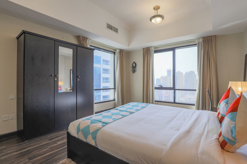 Дубай: OYO Home 300 2BHK Al Waleed Paradise JLT