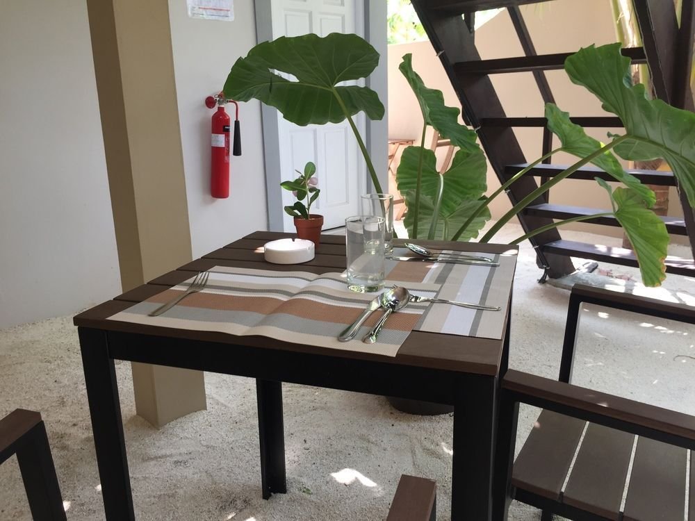 Атолл Баа: Отель Ithaa Inn Kamadhoo