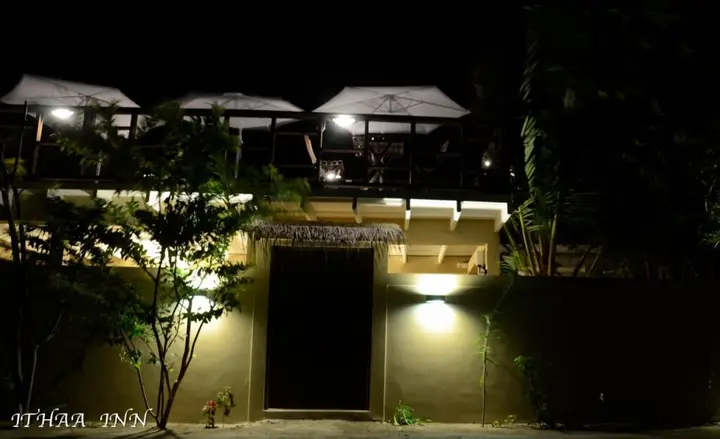 Атолл Баа: Отель Ithaa Inn Kamadhoo