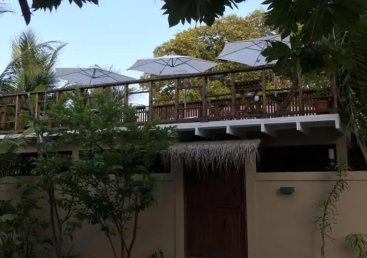 Атолл Баа: Отель Ithaa Inn Kamadhoo
