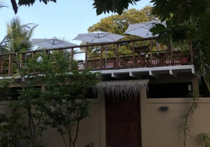 Атолл Баа: Отель Ithaa Inn Kamadhoo
