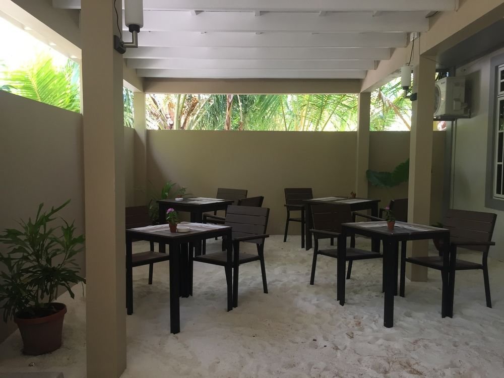 Атолл Баа: Отель Ithaa Inn Kamadhoo