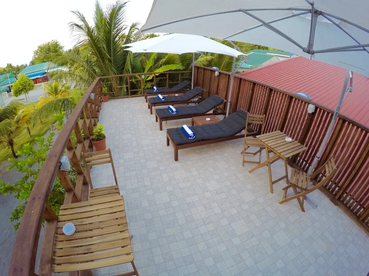 Атолл Баа: Отель Ithaa Inn Kamadhoo