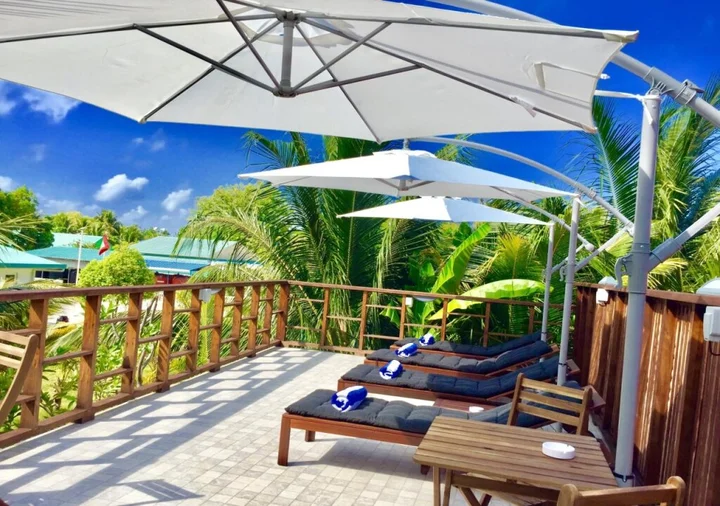 Атолл Баа: Отель Ithaa Inn Kamadhoo