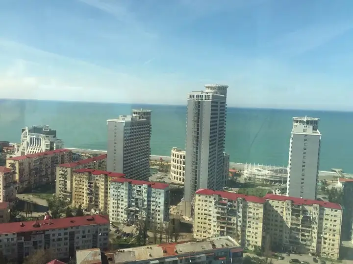 Апартаменты с видом на море в Батуми — фото 1