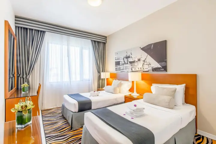 Дубай: Golden Sands 5