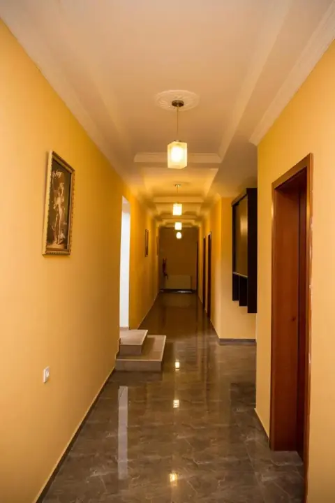 Тбилиси: Hotel Kvareli
