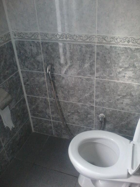 Шеки: Tehran House