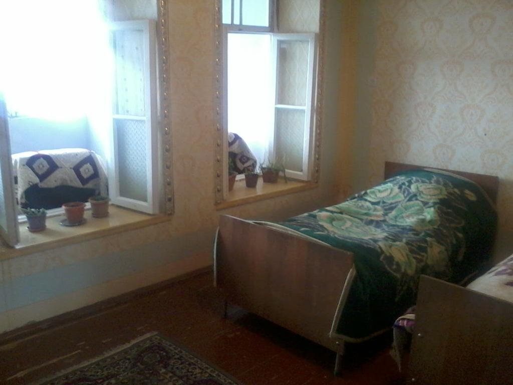 Шеки: Tehran House