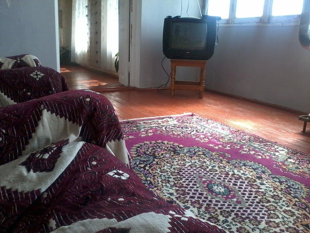Шеки: Tehran House