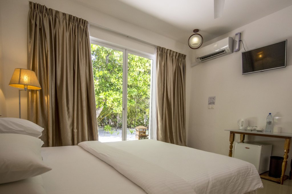 Дигура: Dhigurah Retreat Beach
