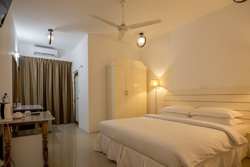 Дигура: Dhigurah Retreat Beach