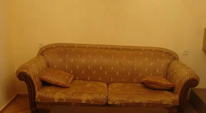 Гори: Lucky House