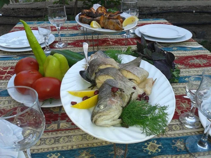 Лусарат: Garnitoun