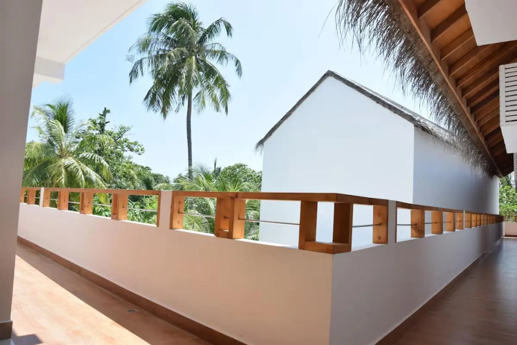 Дигура: Athiri Beach Maldives