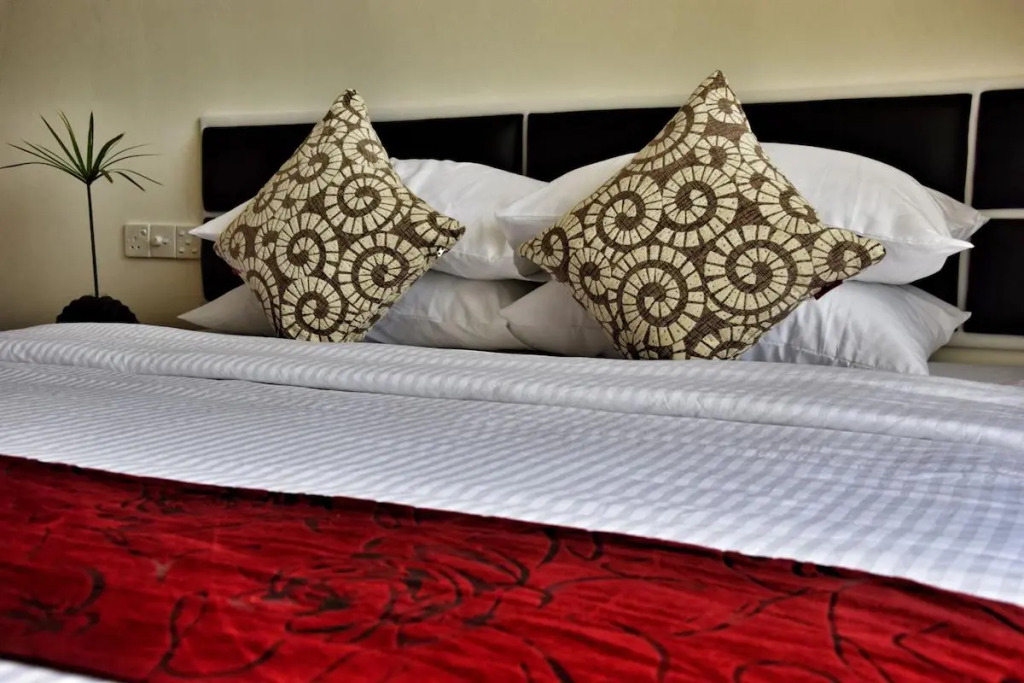 Дигура: Athiri Beach Maldives