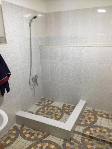 Телави: Guest House Gzirishvili