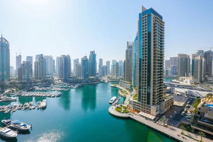 Дубай: Kennedy Towers - Cayan Tower