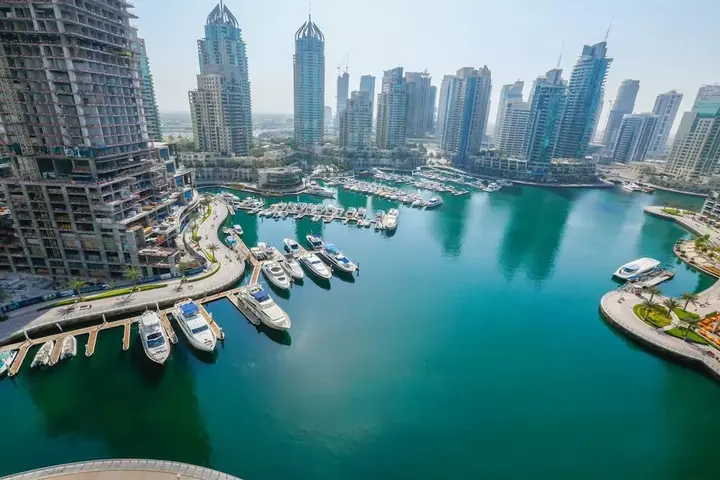Дубай: Kennedy Towers - Cayan Tower