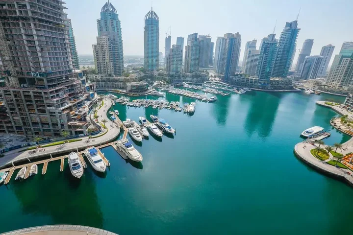 Дубай: Kennedy Towers - Cayan Tower