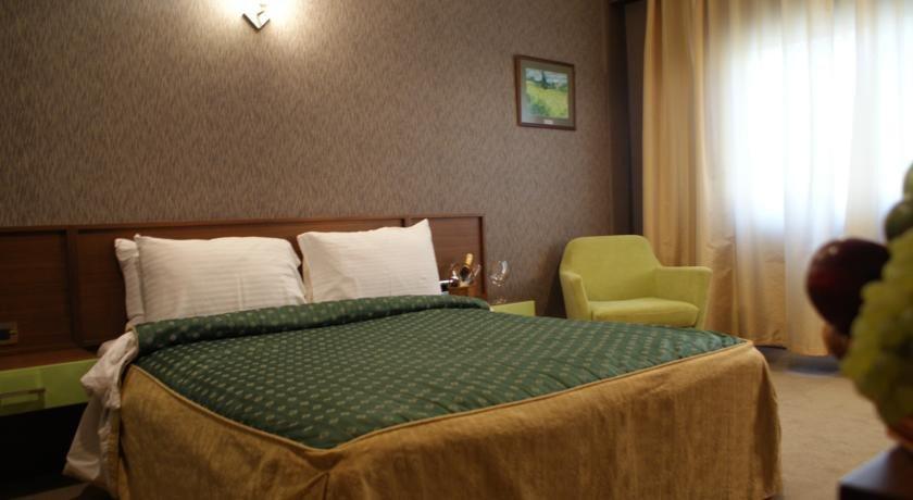 Баку: Crescent Beach Hotel & Leisure Resort