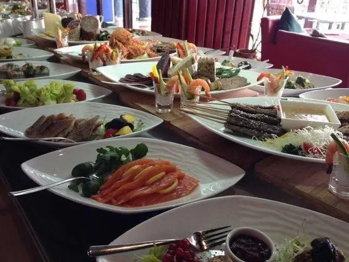 Баку: Crescent Beach Hotel & Leisure Resort