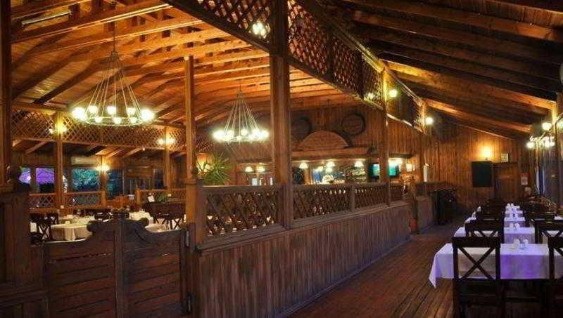 Баку: Crescent Beach Hotel & Leisure Resort