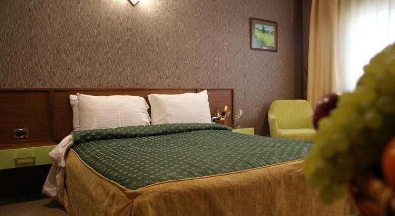 Баку: Crescent Beach Hotel & Leisure Resort
