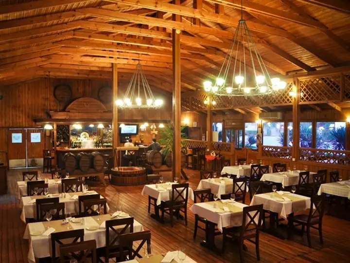 Баку: Crescent Beach Hotel & Leisure Resort