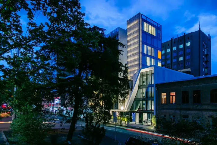 Тбилиси: The Grove Design Hotel