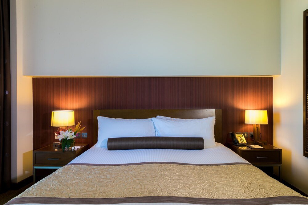 Абу-Даби: Grand Millennium Al Wahda Residence