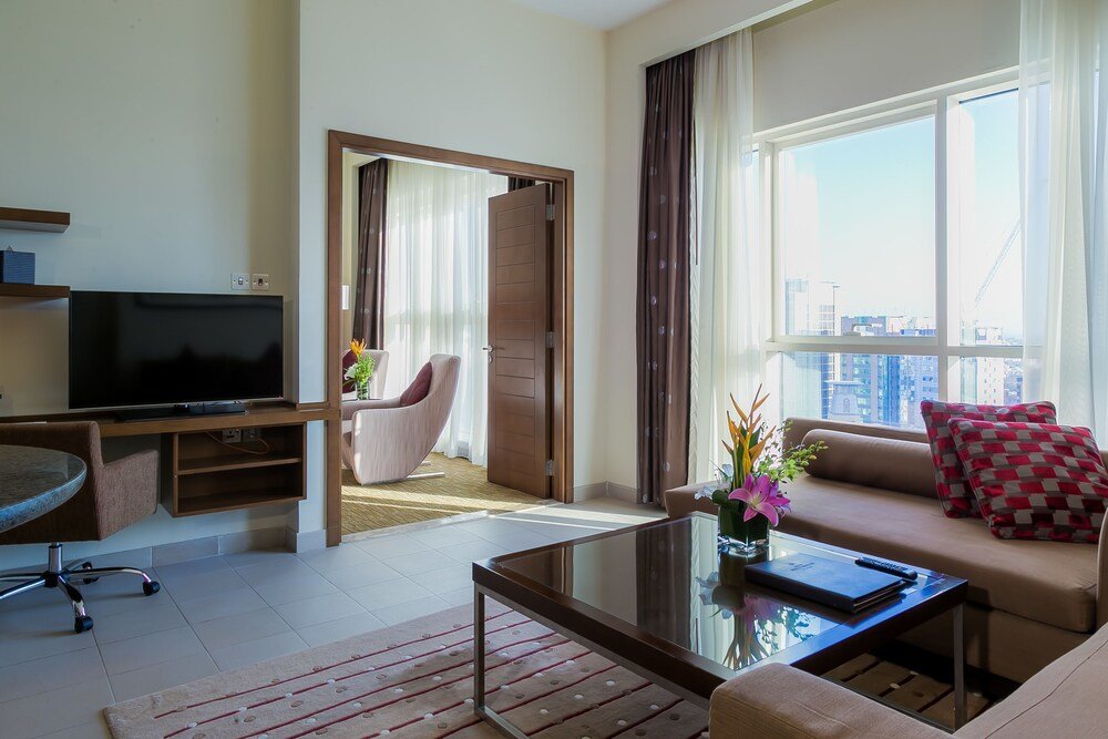 Абу-Даби: Grand Millennium Al Wahda Residence