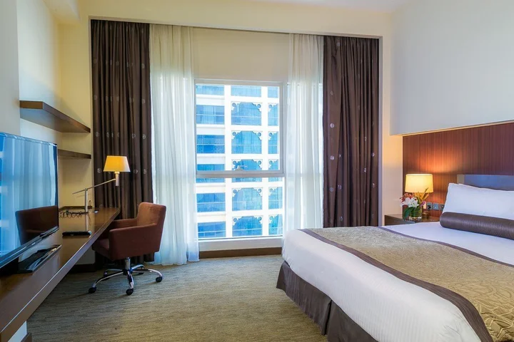 Абу-Даби: Grand Millennium Al Wahda Residence