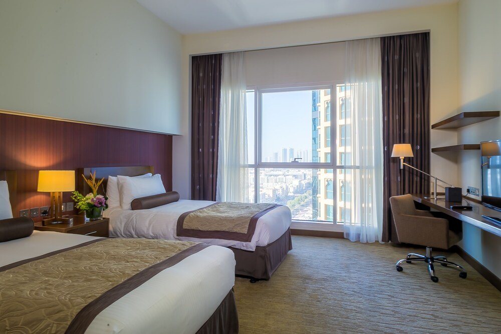 Абу-Даби: Grand Millennium Al Wahda Residence