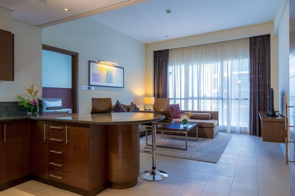 Абу-Даби: Grand Millennium Al Wahda Residence