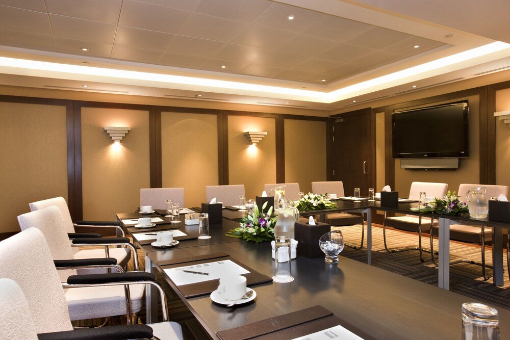 Абу-Даби: Grand Millennium Al Wahda Residence