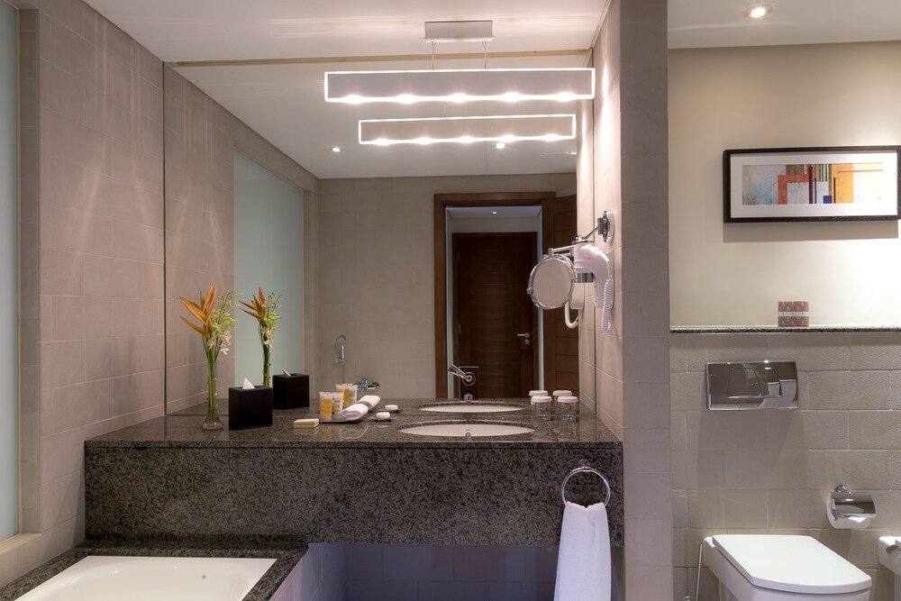 Абу-Даби: Grand Millennium Al Wahda Residence