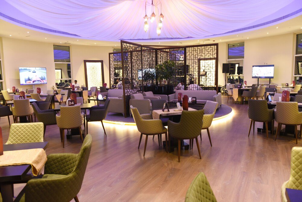 Абу-Даби: Grand Millennium Al Wahda Residence