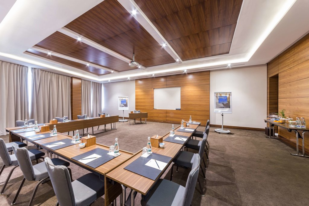 Дубай: Radisson Blu Hotel, Dubai Waterfront
