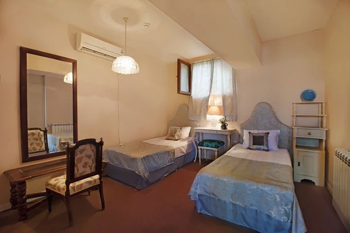 Тбилиси: Caravan Hotel