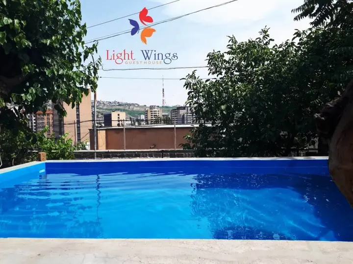 Ереван: Light Wings Guesthouse