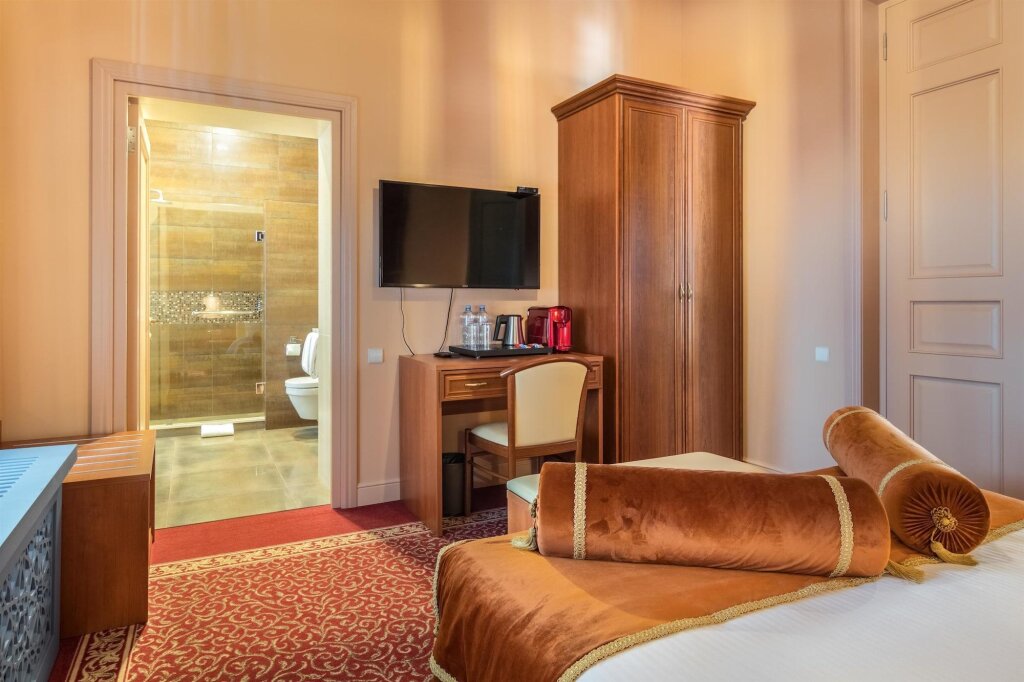 Боржоми: Golden Tulip Borjomi