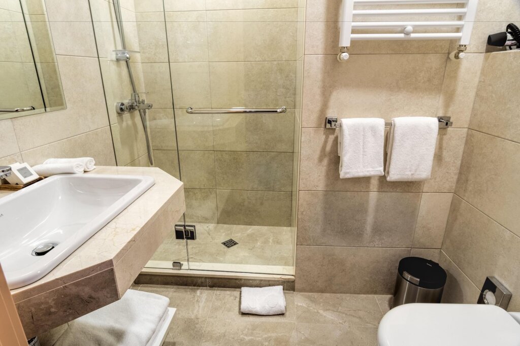 Боржоми: Golden Tulip Borjomi