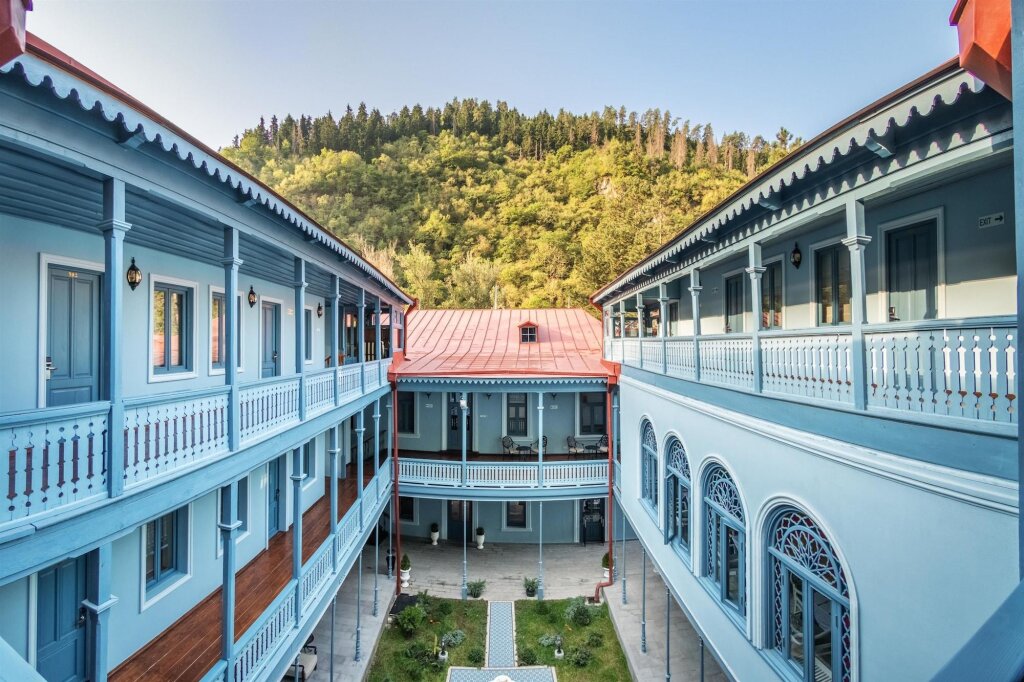 Боржоми: Golden Tulip Borjomi