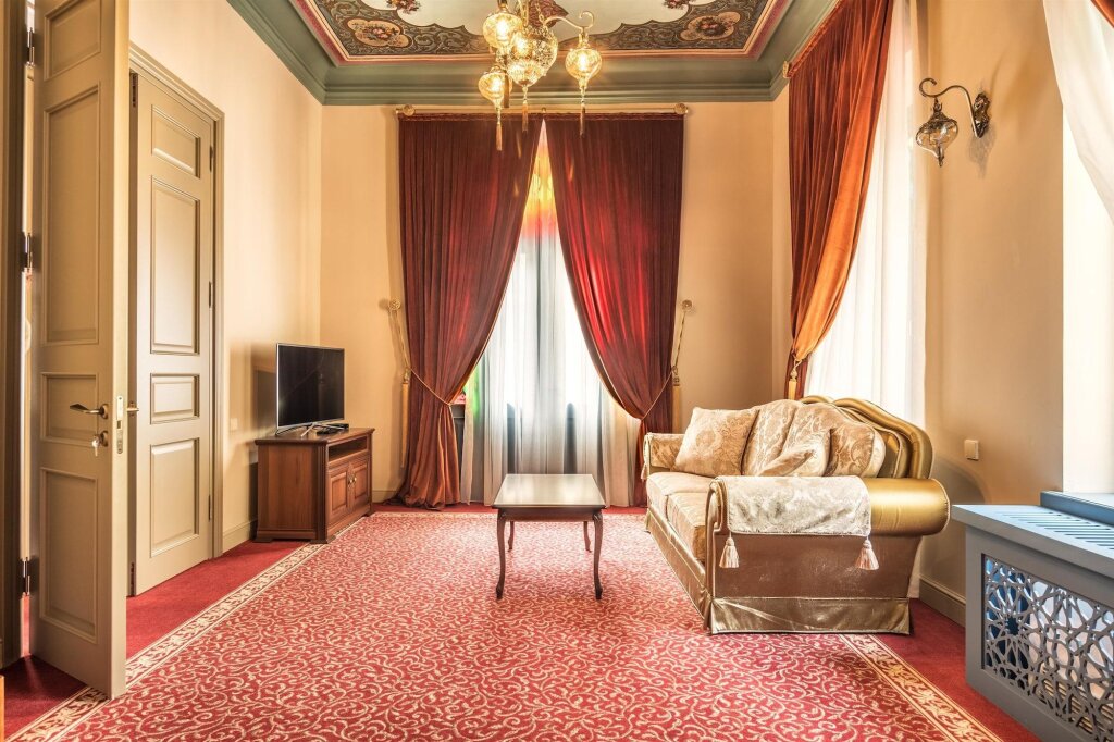 Боржоми: Golden Tulip Borjomi