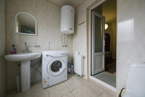 Степанцминда: Guesthouse on V.Pshavela 52A