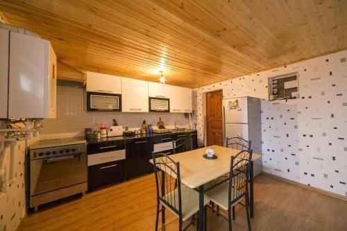 Степанцминда: Guesthouse on V.Pshavela 52A