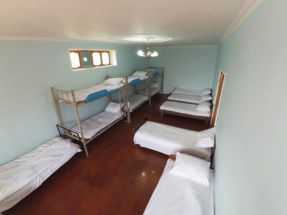 Шеки: Canal Hostel